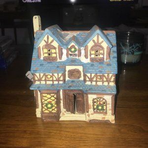 Dickens Collectables Antiques Store Hand Painted Porcelain Lighted House 38944